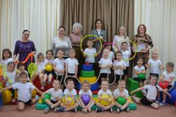 Воспитанники детского сада постоянные участники Всероссийского конкурса "К здоровой семье через детский сад и школу", Лауреаты и Победители в номинации "Социальное партнерство с семьей по формированию привычки здорового образа жизни"